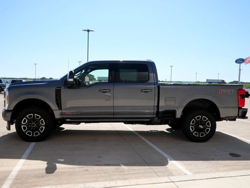 New 2026 Ford F250 Platinum AWD/4WD image 3