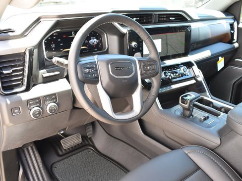 New 2026 GMC Sierra 1500 Denali w/ Denali Reserve Package AWD/4WD image 17