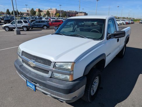 Used 2004 Chevrolet Silverado 2500 W/T AWD/4WD image 8