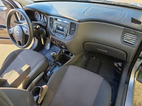 Used 2010 Kia Rio5 w/ Value Pkg image 22