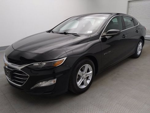Used 2023 Chevrolet Malibu LT FWD image 2