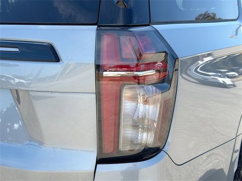 Used 2023 Chevrolet Suburban Z71 w/ Z71 Off-Road Package image 10