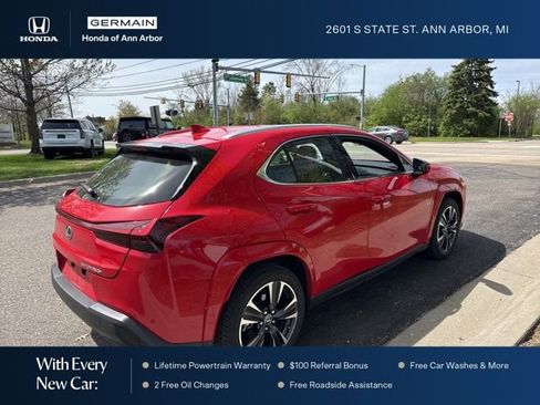 Used 2024 Lexus UX 250h AWD w/ Premium Package image 8