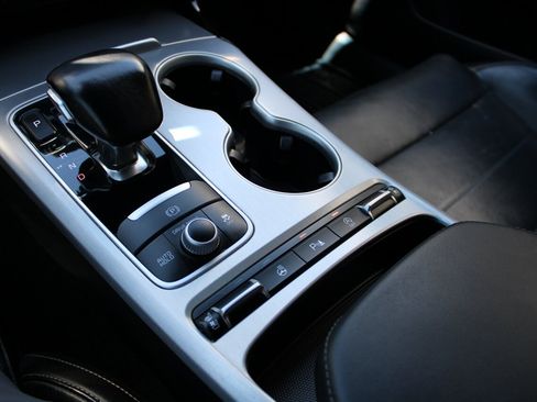 Used 2018 Kia Stinger GT2 AWD/4WD image 35