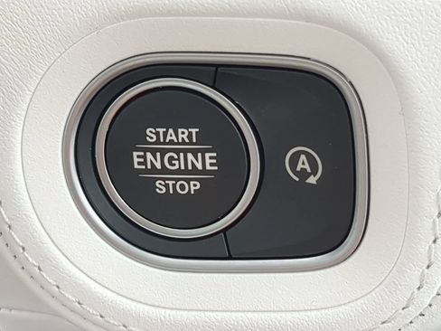 Used 2024 Mercedes-Benz Maybach GLS 600 4MATIC image 26