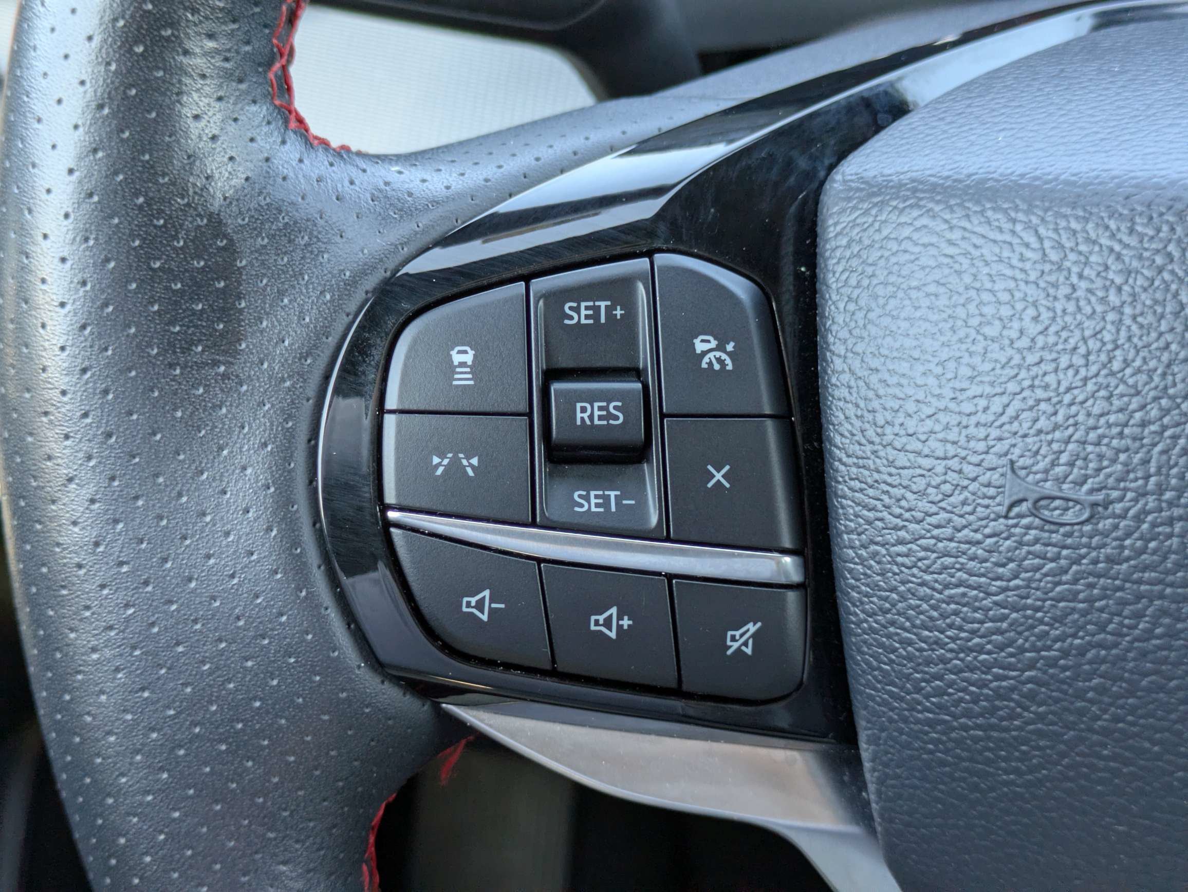 Used 2025 Ford Explorer ST-Line AWD/4WD image 24