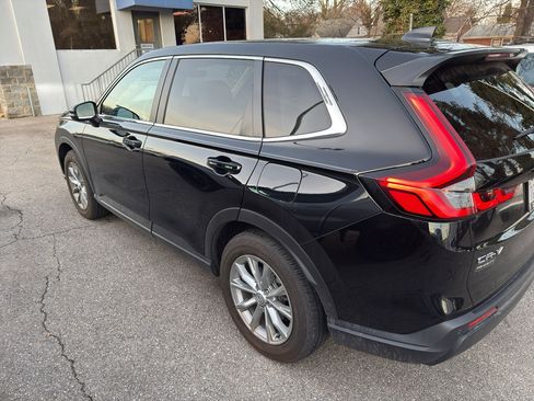 Used 2025 Honda CR-V EX-L image 2