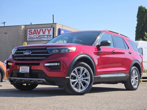 Used 2020 Ford Explorer XLT w/ Equipment Group 202A AWD/4WD image 2