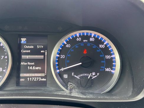 Used 2018 Toyota Highlander LE AWD/4WD image 17
