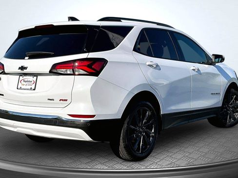 Used 2022 Chevrolet Equinox RS w/ RS Leather Package AWD/4WD image 2