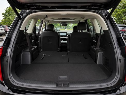 Used 2025 Kia Telluride S AWD/4WD image 18