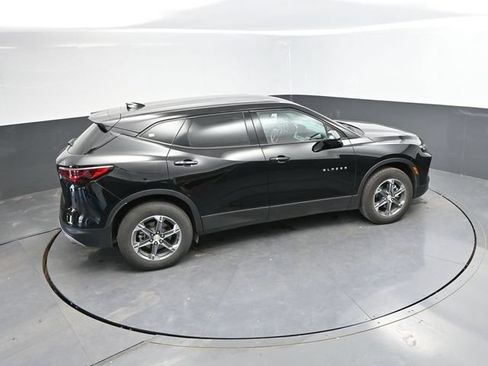Used 2025 Chevrolet Blazer LT FWD image 38