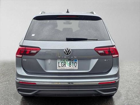 Used 2022 Volkswagen Tiguan SE AWD/4WD image 4