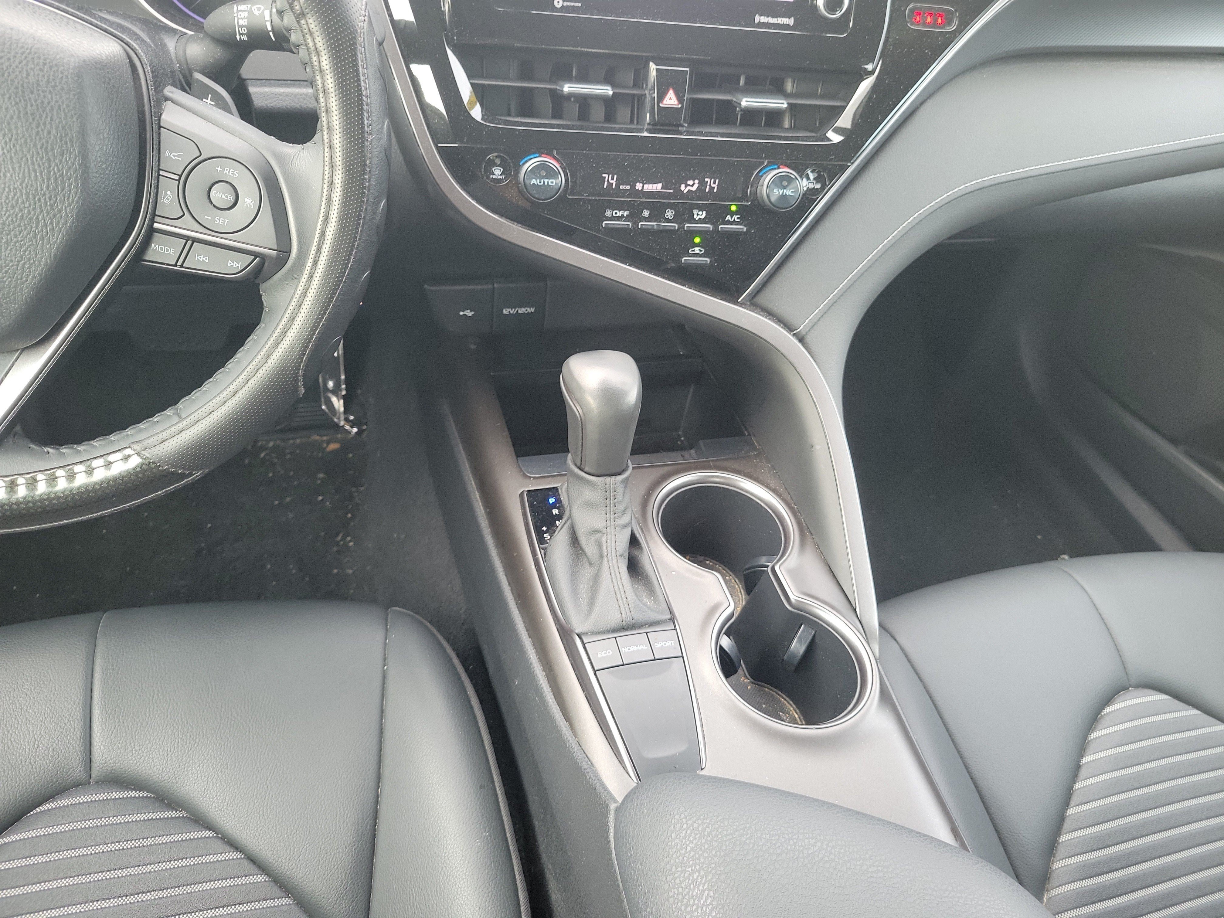 Used 2023 Toyota Camry SE FWD image 18