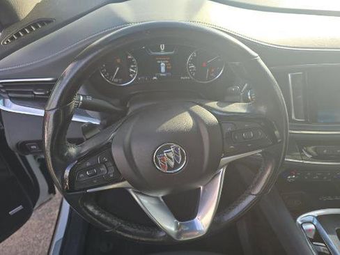 Used 2022 Buick Enclave Premium image 9