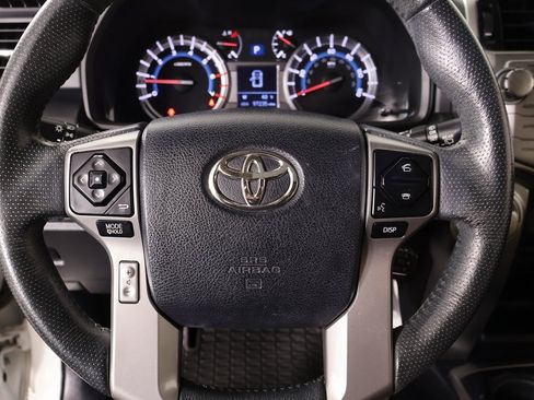 Used 2015 Toyota 4Runner SR5 image 3