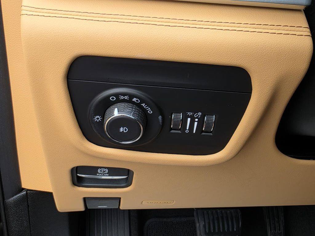 Used 2022 Jeep Grand Cherokee L Summit AWD/4WD image 36