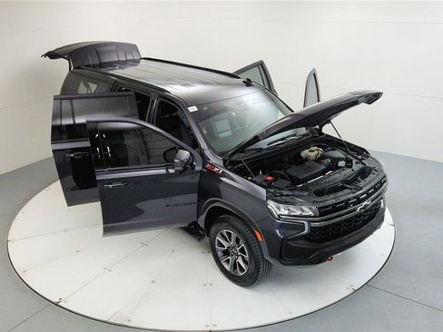 Used 2022 Chevrolet Suburban Z71 w/ Luxury Package image 15