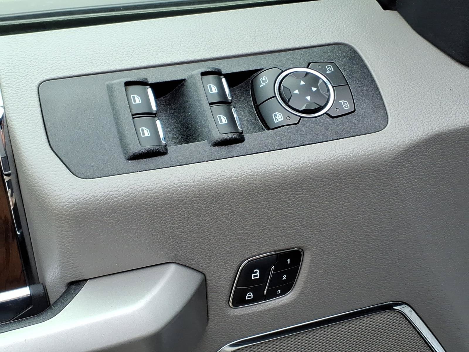 Used 2020 Ford F150 Lariat AWD/4WD image 16