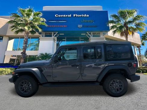 Used 2024 Jeep Wrangler Unlimited Sport AWD/4WD image 8