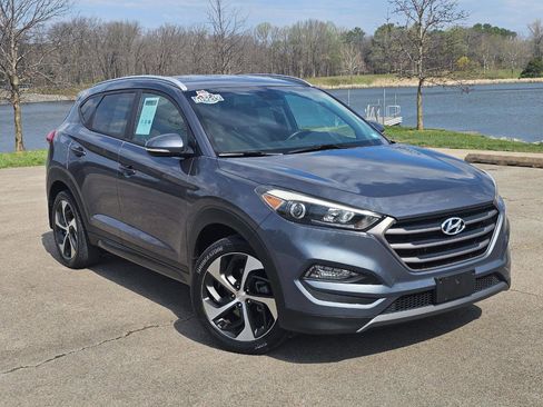 Used 2016 Hyundai Tucson Sport image 2