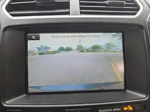 Used 2016 Ford Explorer XLT w/ Equipment Group 202A AWD/4WD image 21