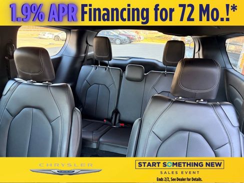 New 2026 Chrysler Pacifica Select image 14