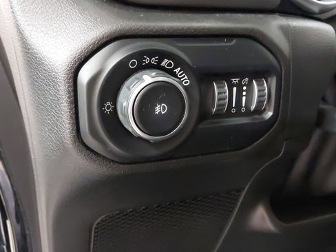 Used 2019 Jeep Wrangler Unlimited Sahara w/ Safety Group image 23