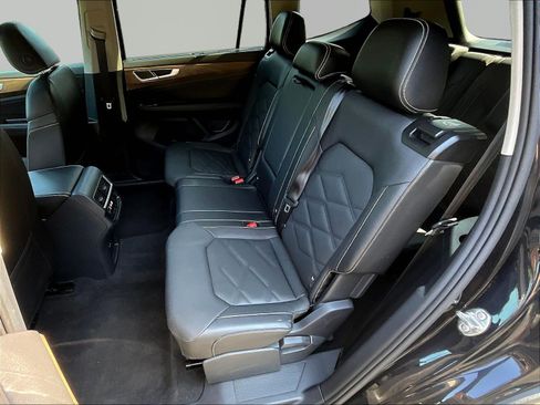 Used 2025 Volkswagen Atlas SE FWD image 22