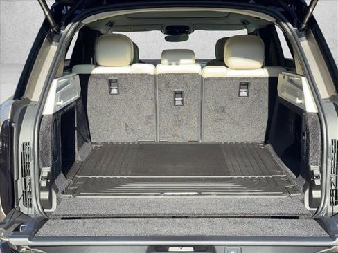 New 2025 Land Rover Range Rover SE image 13