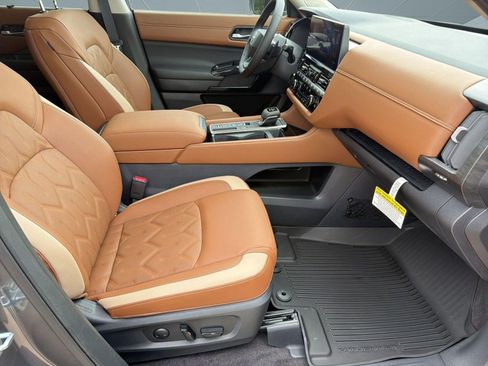 New 2026 Nissan Pathfinder Platinum w/ Cargo Package FWD image 30