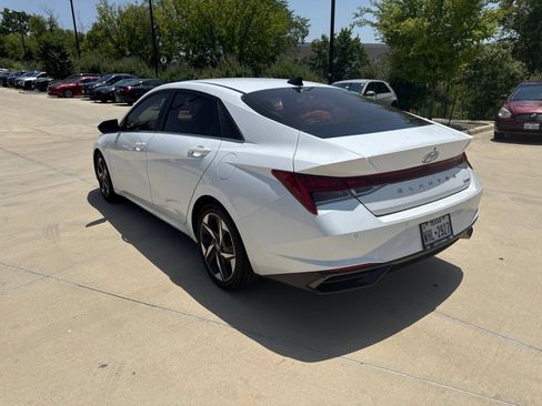 Used 2021 Hyundai Elantra Limited w/ Cargo Package FWD image 5