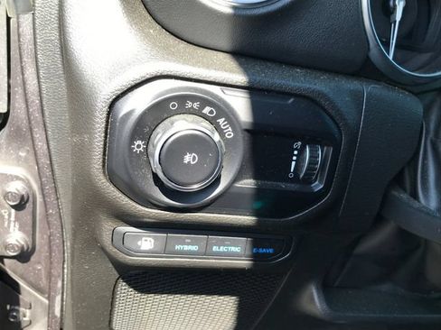 Used 2023 Jeep Wrangler Unlimited Sahara AWD/4WD image 6