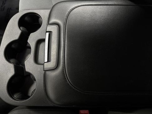 Used 2022 RAM 1500 Classic SLT image 18