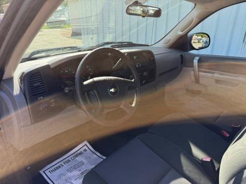Used 2011 Chevrolet Silverado 1500 W/T RWD image 16