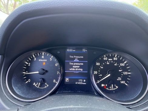 Used 2018 Nissan Rogue SL w/ Premium Package image 11