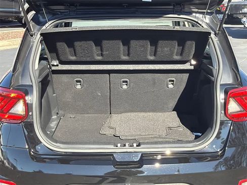 Used 2023 Hyundai Venue SEL image 16