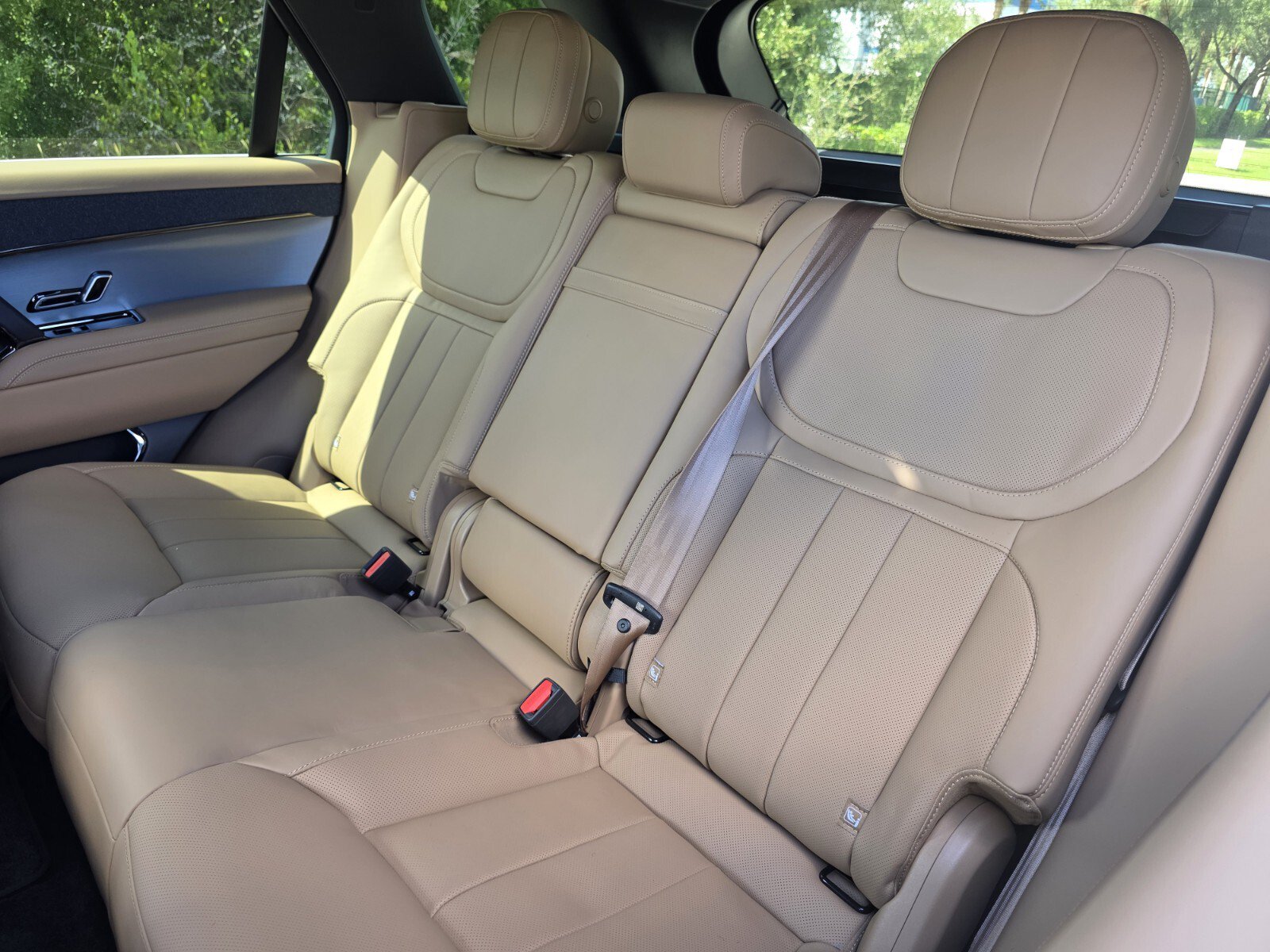 New 2027 Land Rover Range Rover Sport SE AWD/4WD image 14