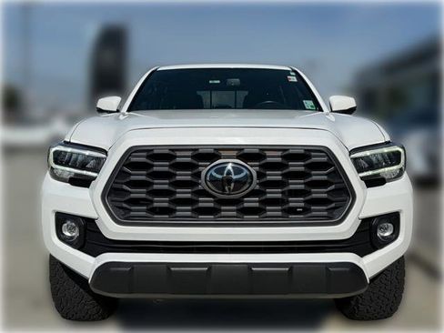 Used 2022 Toyota Tacoma TRD Off-Road AWD/4WD image 2
