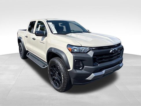 Used 2026 Chevrolet Colorado Trail Boss AWD/4WD image 7