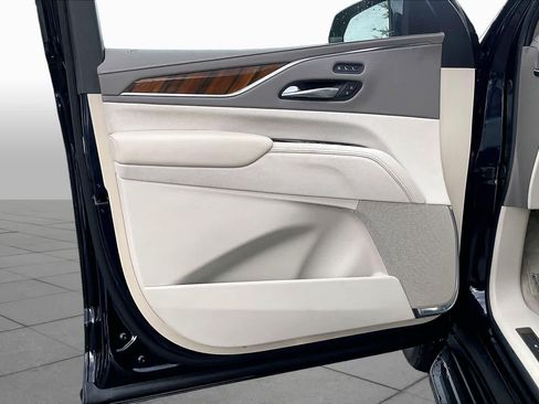 Used 2024 Cadillac Escalade Sport Platinum w/ LPO, ONYX Package AWD/4WD image 45