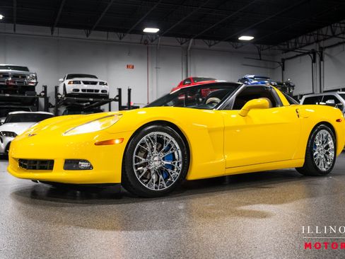 Used 2005 Chevrolet Corvette Coupe w/ Preferred Equipment Group RWD image 1