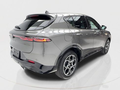 New 2025 Alfa Romeo Tonale w/ Premium Package AWD/4WD image 8