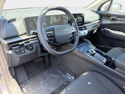 New 2026 Kia Sportage LX FWD image 18