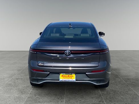 Used 2024 Toyota Crown AWD/4WD image 4