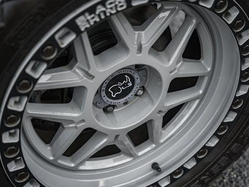 Used 2018 Jeep Wrangler Unlimited Sahara w/ Dual Top Group image 19