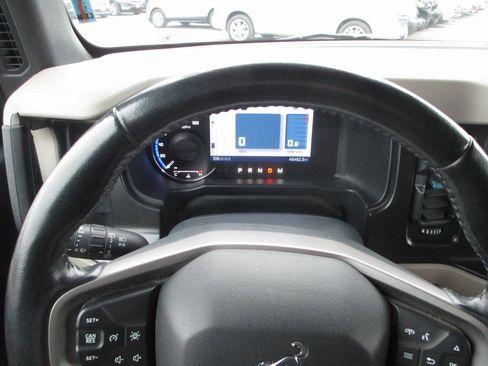 Used 2022 Ford Bronco Wildtrak image 24