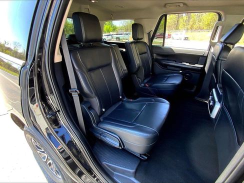 Used 2024 Ford Expedition XLT image 24