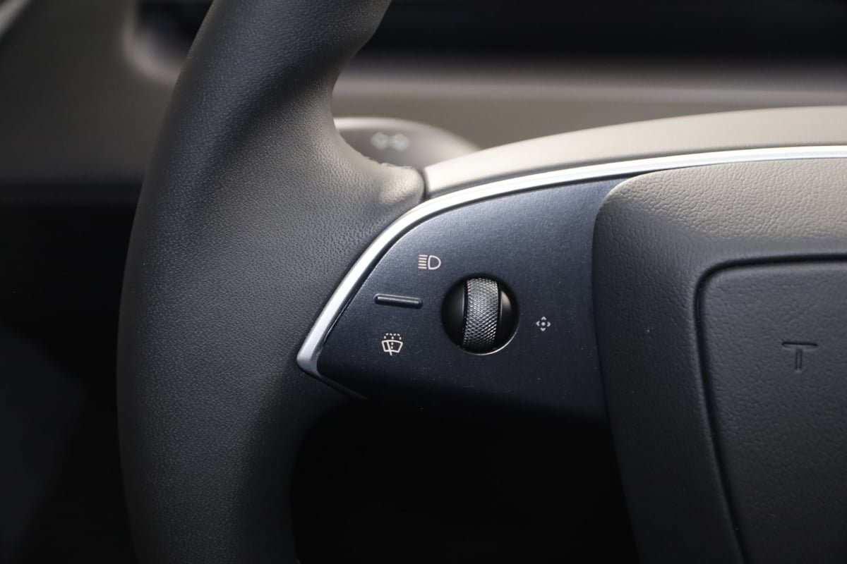 Used 2026 Tesla Model Y AWD image 34