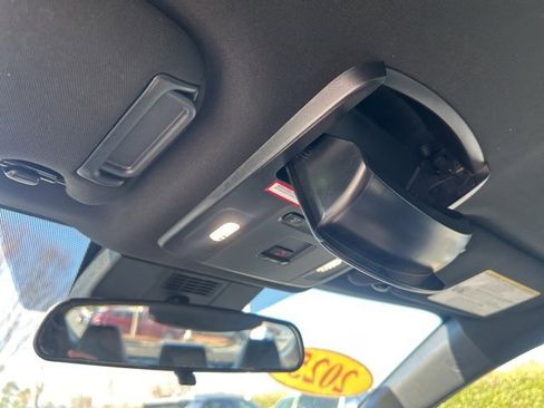 Used 2025 Toyota Camry SE image 29